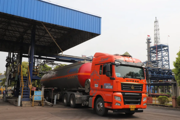 創(chuàng)新突破拓市場 ▏集團首車甲醛產(chǎn)品成功發(fā)運開啟銷售新格局